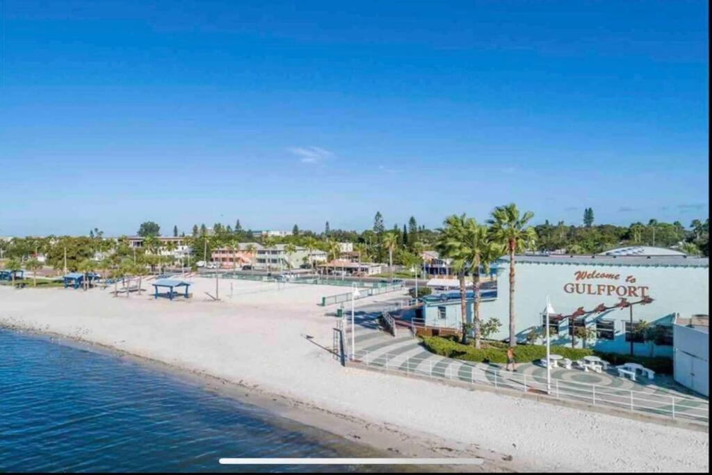 סיינט פיטרסברג In The Center Of Gulfport, Min Away From The Beach! מראה חיצוני תמונה